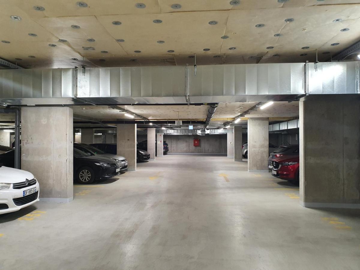 Park West Apartment - Free Parking Budapest Exteriör bild