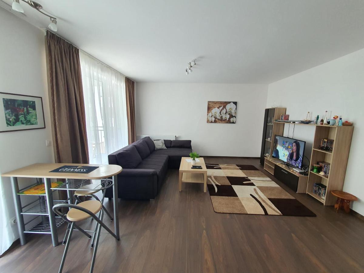 Park West Apartment - Free Parking Budapest Exteriör bild
