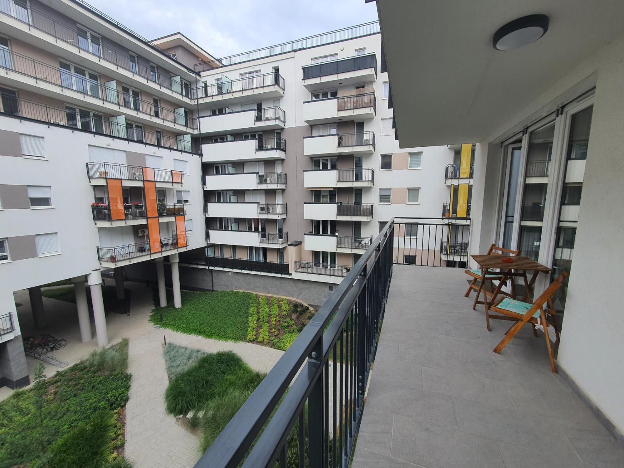 Park West Apartment - Free Parking Budapest Exteriör bild