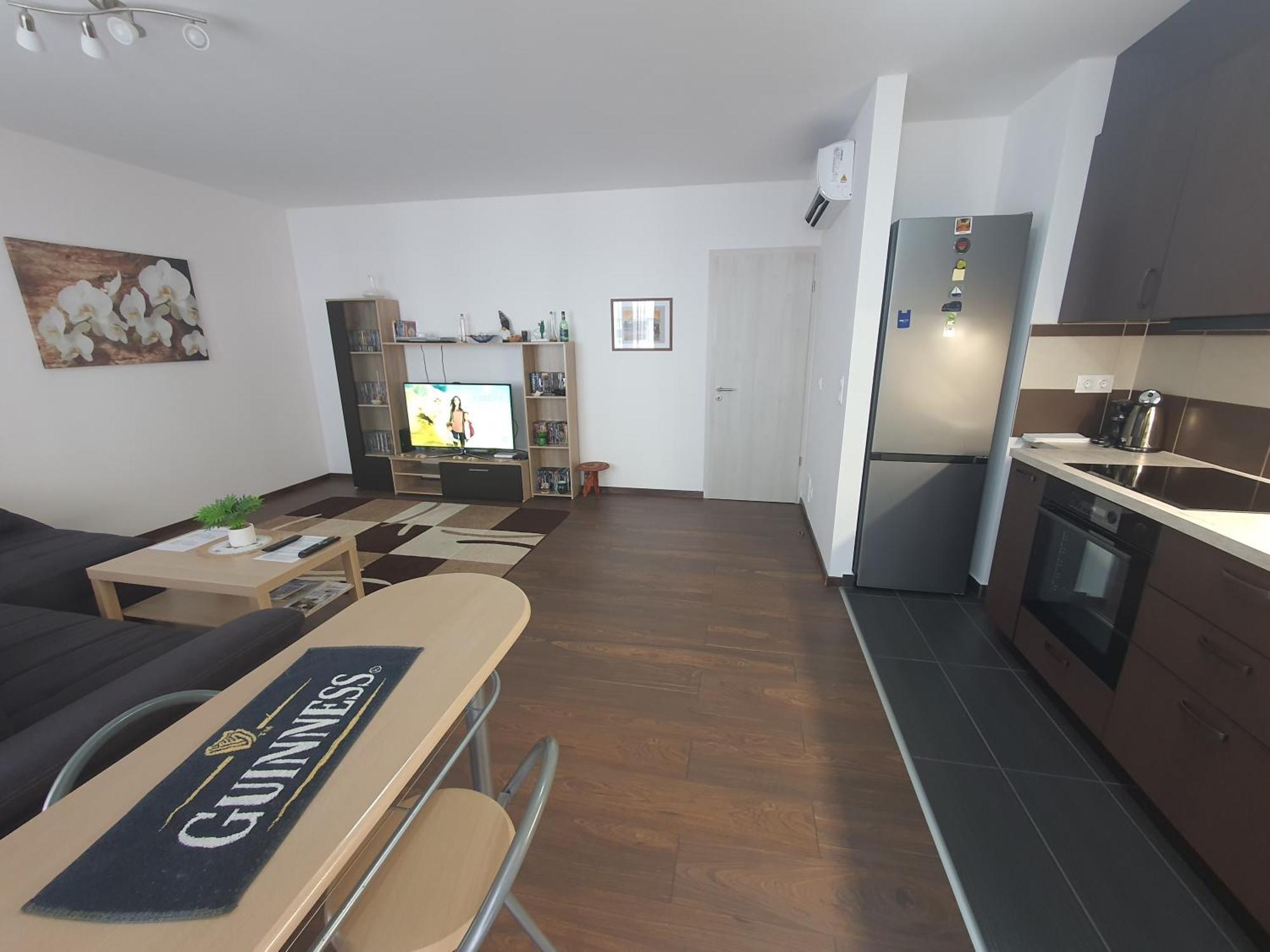 Park West Apartment - Free Parking Budapest Exteriör bild